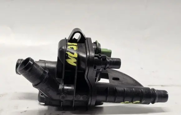 Peugeot 208 I Thermostat/thermostat housing 9684588980