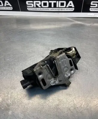 Mercedes-Benz ML W163 Front door lock A1637202835