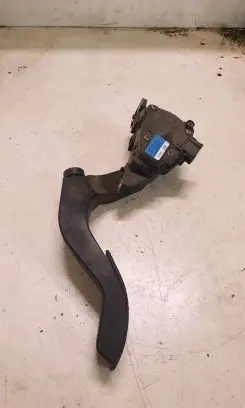 Audi A4 S4 B5 8D Accelerator throttle pedal 8D1723523M