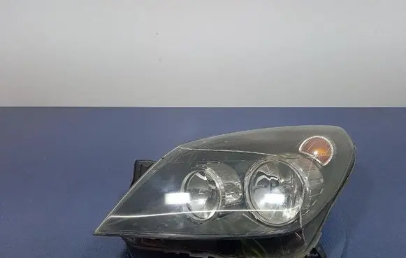 Opel Astra H Headlight/headlamp 1EG270370