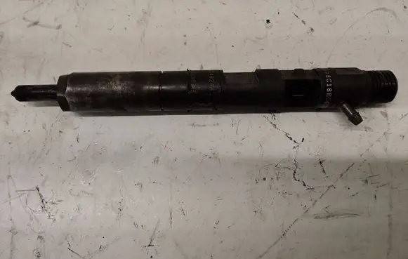 Renault Megane II Fuel injector 8200240244