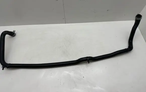 Volvo C40 Engine coolant pipe/hose 32138730