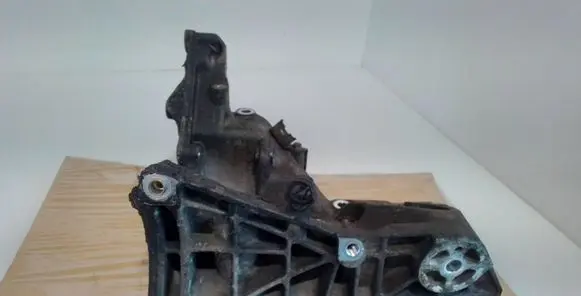 Porsche Cayenne (9PA) Engine mounting bracket