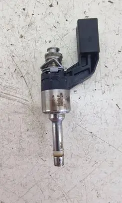 Volkswagen Golf VI Fuel injector 03C906036M