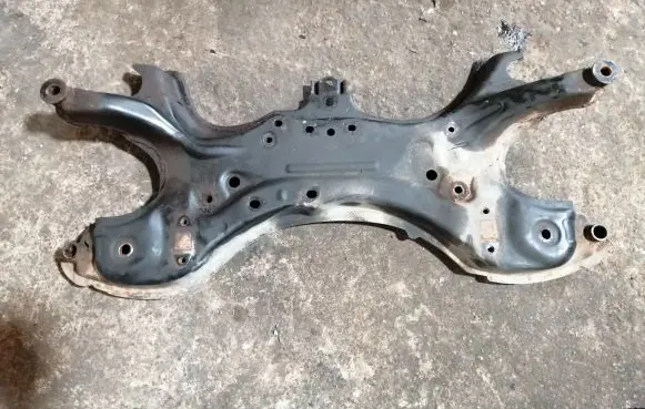 Toyota Corolla Verso AR10 Front subframe