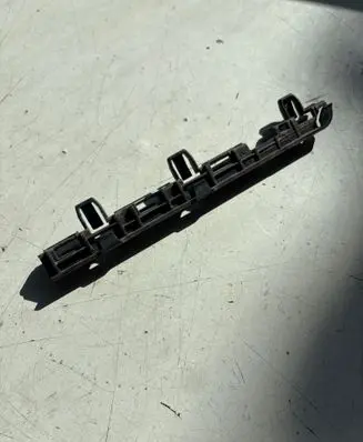 BMW 5 F10 F11 Fender mounting bracket 7184775