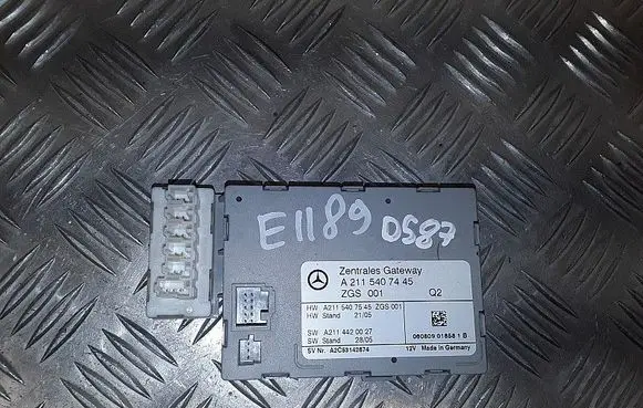 Mercedes-Benz E W211 Engine control unit/module A2115407445