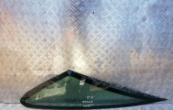 Citroen Xsara Picasso Front triangle window/glass 
