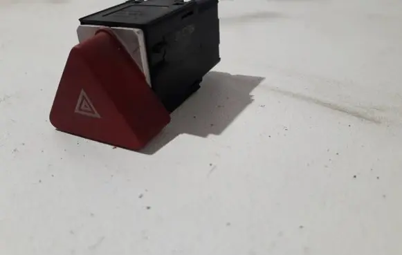 Volkswagen Golf Plus Hazard light switch 5m0953509a