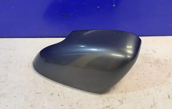 Volvo V70 Headlight/headlamp dust cover 39850548