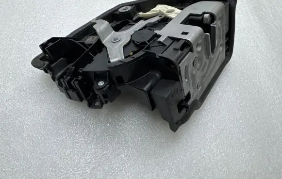BMW X3 G01 Front door lock 19864010 7473160 A052111