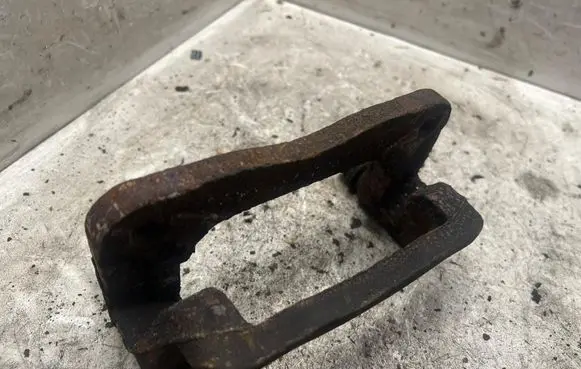 Hyundai Santa Fe Brake caliper pad carrier rear 