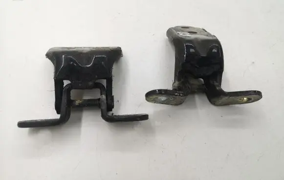 Rear door hinge set