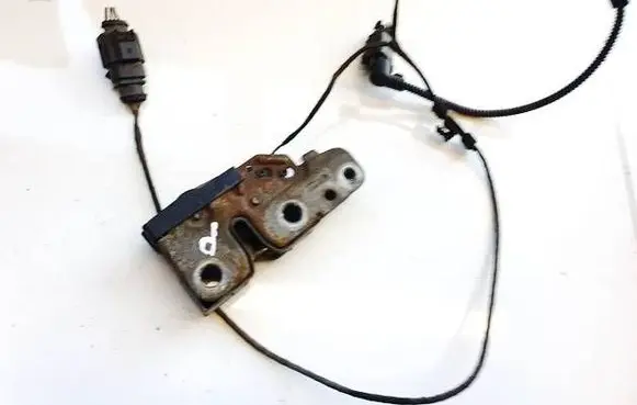 Volkswagen PASSAT B7 Engine bonnet/hood lock/catch 3C1823187