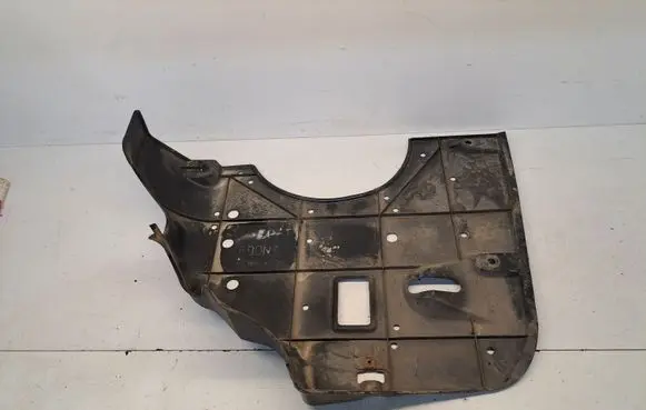 Toyota Prius (NHW20) Fuel tank bottom protection 5839847020