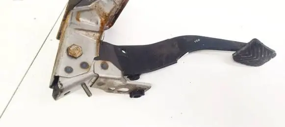 Mitsubishi Grandis Brake pedal 