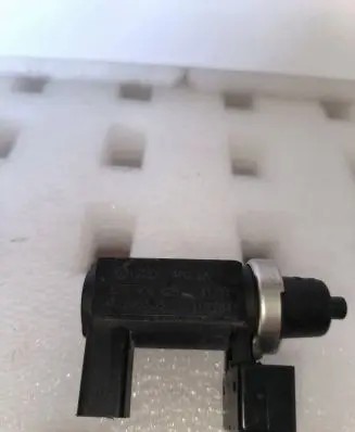 Audi A4 S4 B6 8E 8H Turbo solenoid valve 8E0906628