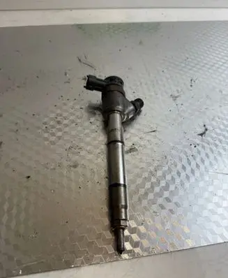 Fuel injector