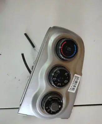 Toyota Yaris Climate control unit 554060D