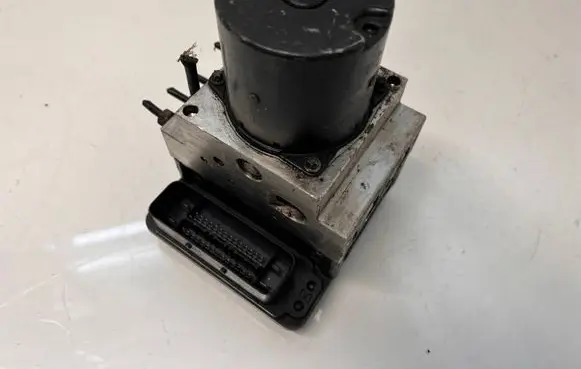 BMW 5 E60 E61 ABS Pump 6783360
