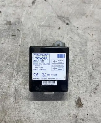 Toyota Corolla Verso AR10 Door control unit/module 897410F010 61B168000 10R021776