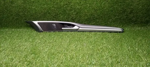 Ford Fusion II Front door trim bar DS7319B152