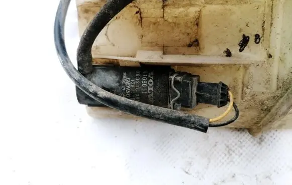 Volvo S60 Windscreen/windshield washer pump 9169611 060210