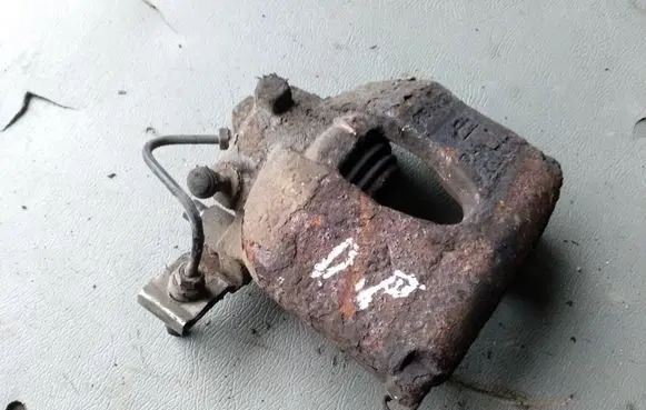 Renault Laguna II Front brake caliper