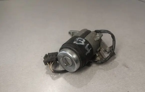 Audi A6 S6 C4 4A Tailgate exterior lock 4A5862055