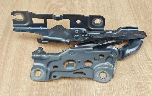 BMW 8 G16 Engine bonnet/hood hinges 7347408