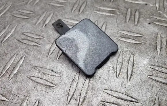 Rear bumper row hook cap/cover