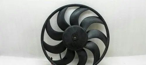 BMW 2 F46 Radiator cooling fan shroud 7640508