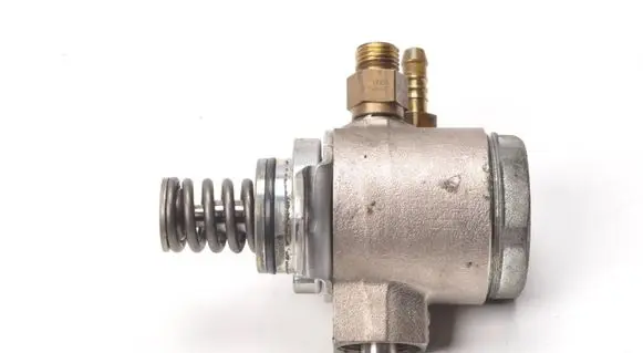 Audi A3 S3 8P Fuel injection high pressure pump 