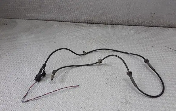 Nissan Note (E11) ABS brake wheel speed sensor 0265007537