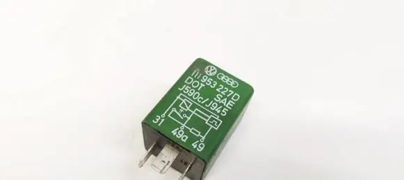 Volkswagen Golf III Other relay 111953227d