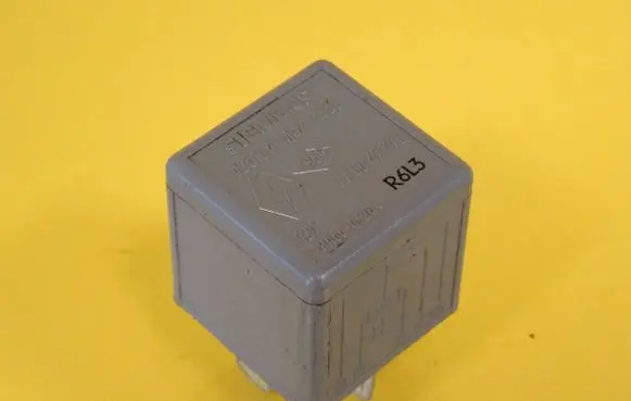 Renault Laguna I Other relay 7700421178