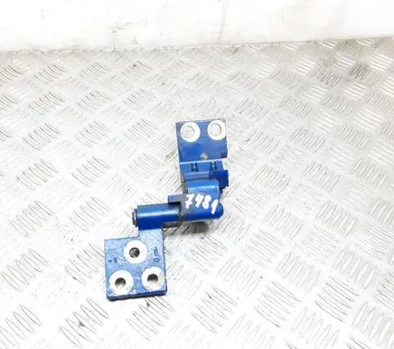 Citroen Berlingo Front door lower hinge 