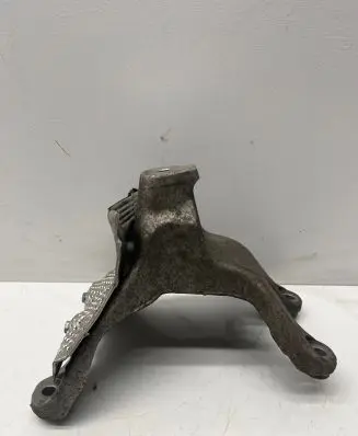 Audi A4 S4 B8 8K Engine mounting bracket 8K0199388L A1995W7