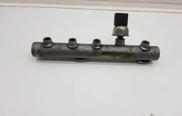 Audi A4 S4 B7 8E 8H Fuel main line pipe 059130089M