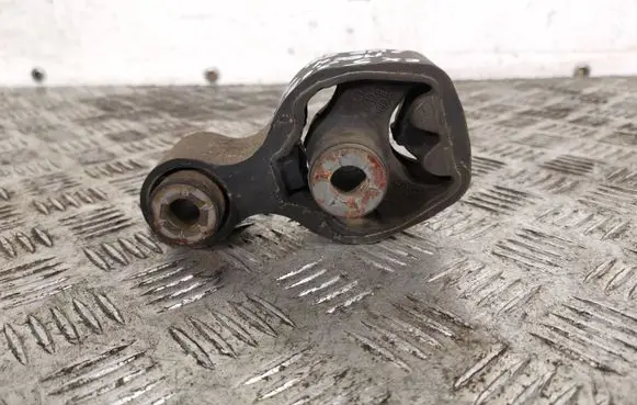 Mazda CX-5 Engine mount bracket KD45