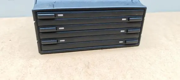 Mercedes-Benz CLK A209 C209 CD/DVD changer A2036801150