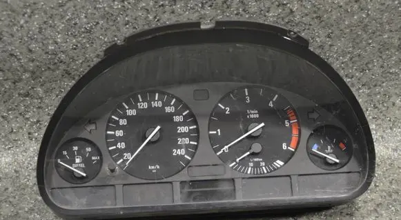 BMW 5 E39 Speedometer (instrument cluster) 11000873512 62116907018