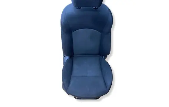 Nissan Juke I F15 Front passenger seat