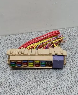 Renault Clio III Fuse module 8200241944 64000944