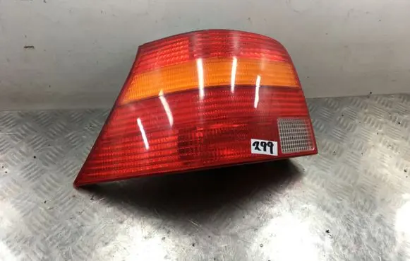 Volkswagen Golf IV Rear/tail lights 1J6945095R 67736972