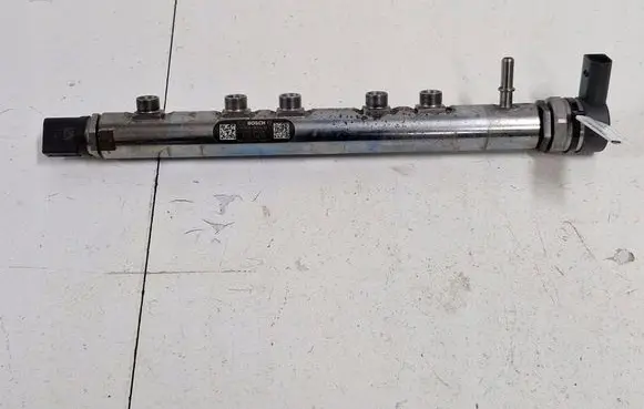 Toyota Avensis T270 Fuel main line pipe