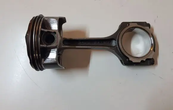 Ford Mustang VI Piston with connecting rod ML3E6205CA