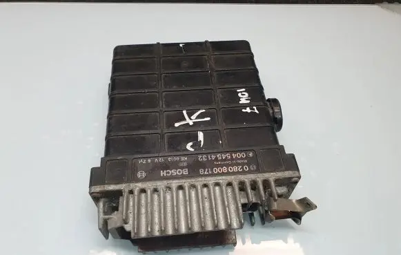 Mercedes-Benz E W124 Engine control unit/module 0280800178 0045454132