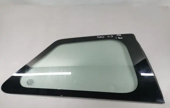 Toyota Yaris Rear side window