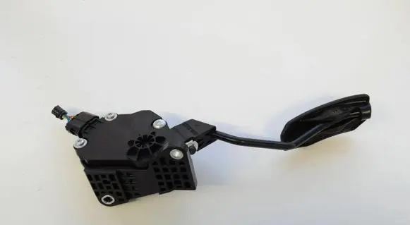 Lexus RX 450H Accelerator throttle pedal 198808631 7811033011